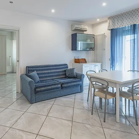 Seaview With Private Parking! Apartment Pescara